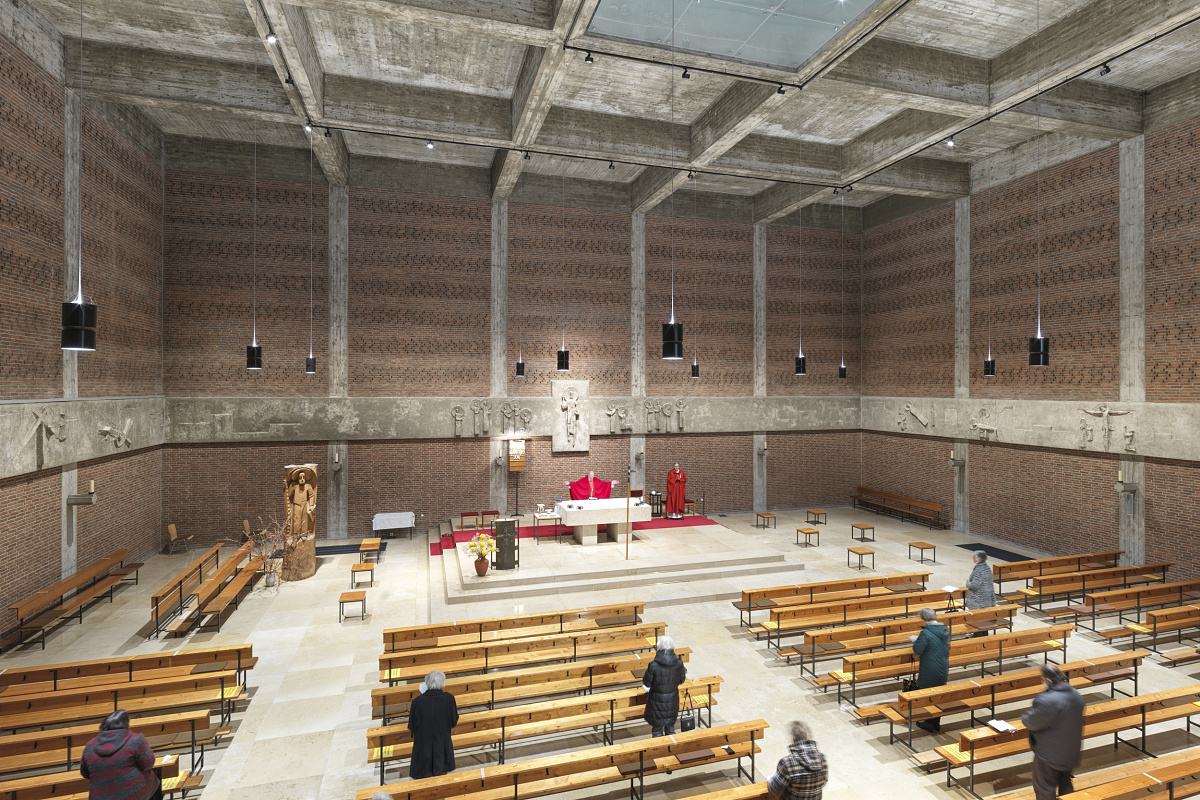 St. Joseph Church interior featuring Atrium pendant luminaires and Parscan spotlights for sacral lighting.