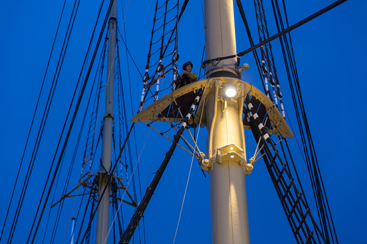 ERCO LED lighting on the mast of the 'Peking' sailing ship, a restored Hamburg harbor landmark.