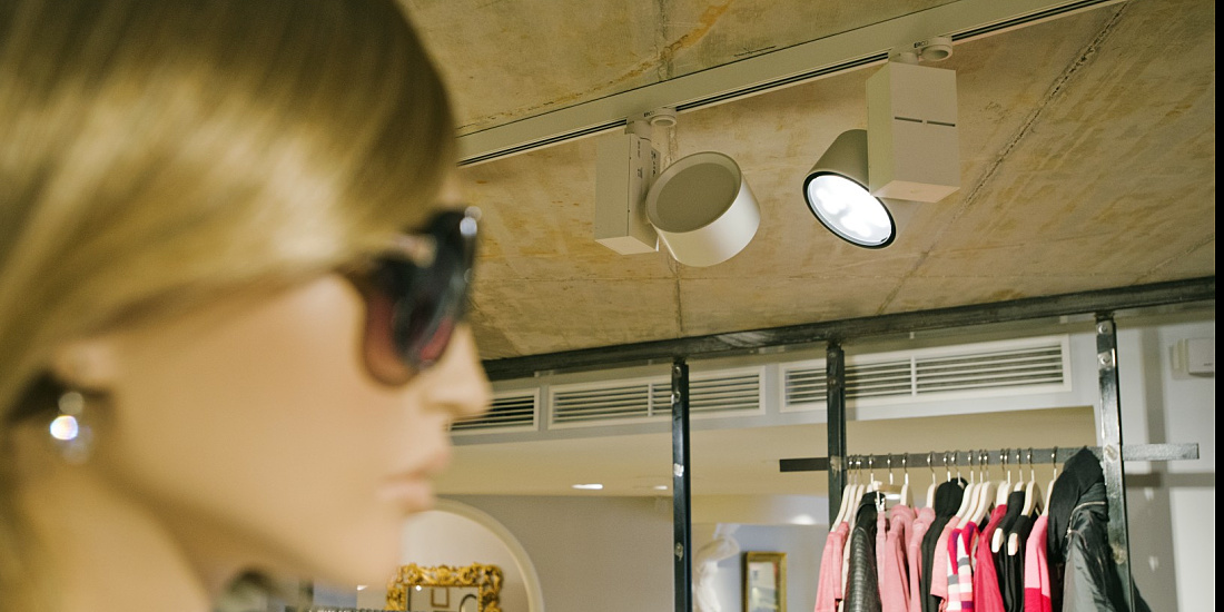 ERCO Optec spotlights illuminate fashion in Pier14 concept store, Zinnowitz.