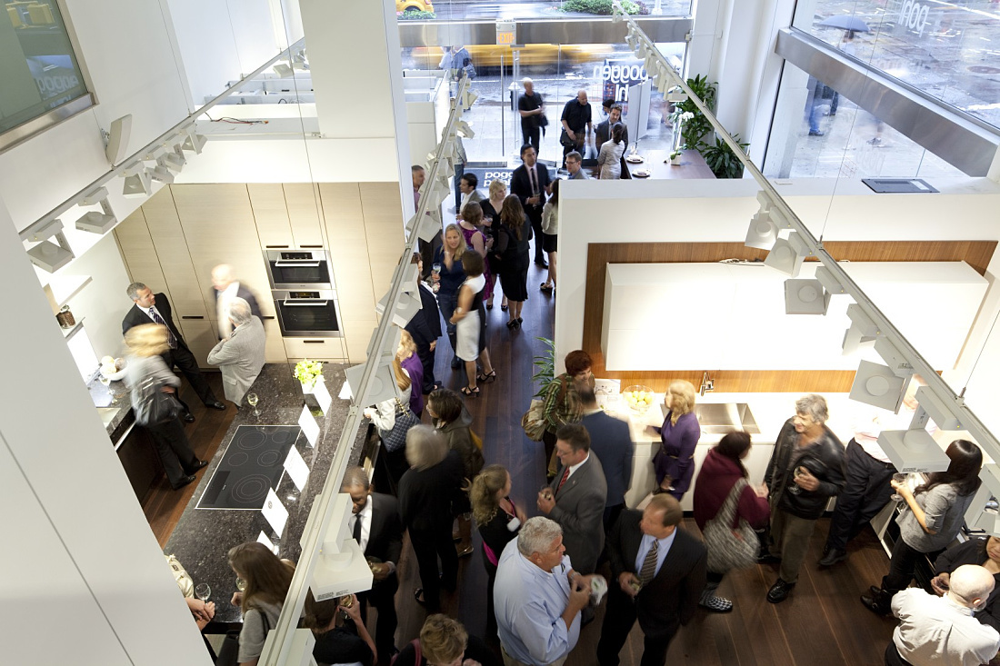 Cantax LED spotlights on ERCO track illuminate the Poggenpohl showroom on Park Avenue.