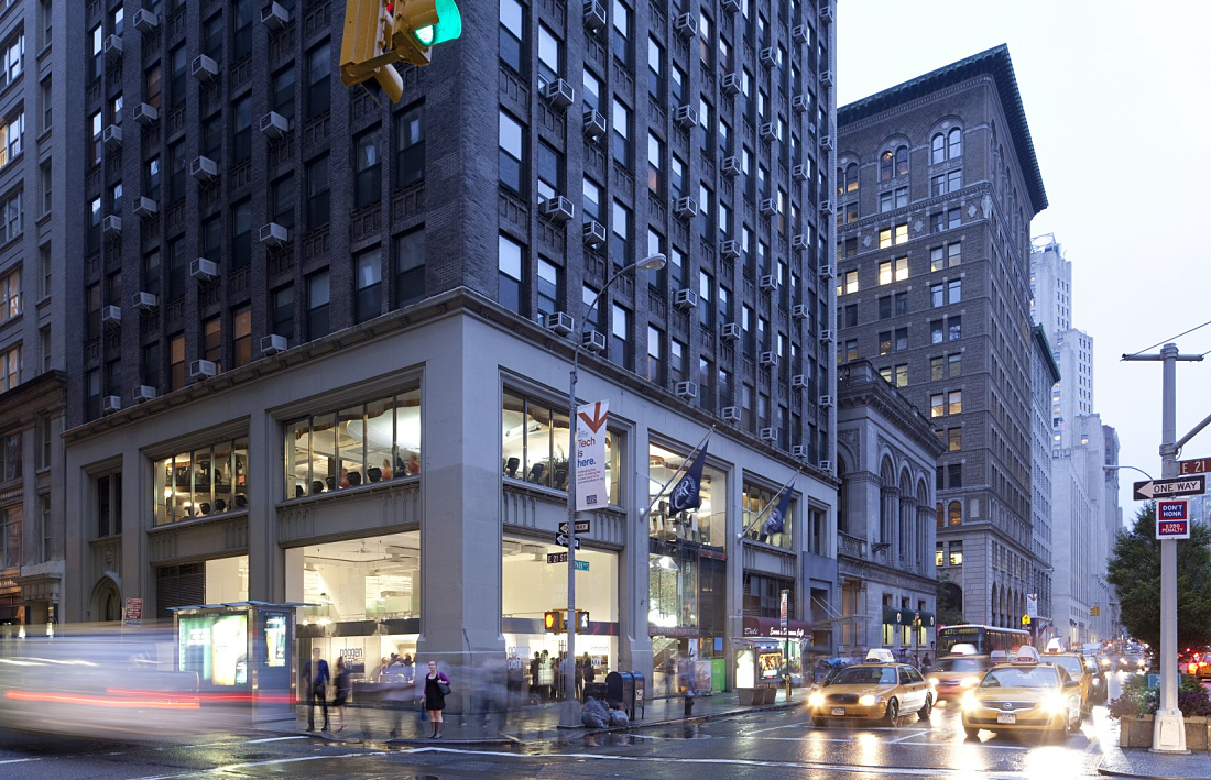Poggenpohls New York showroom lit by ERCO Cantax LED spotlights on track.