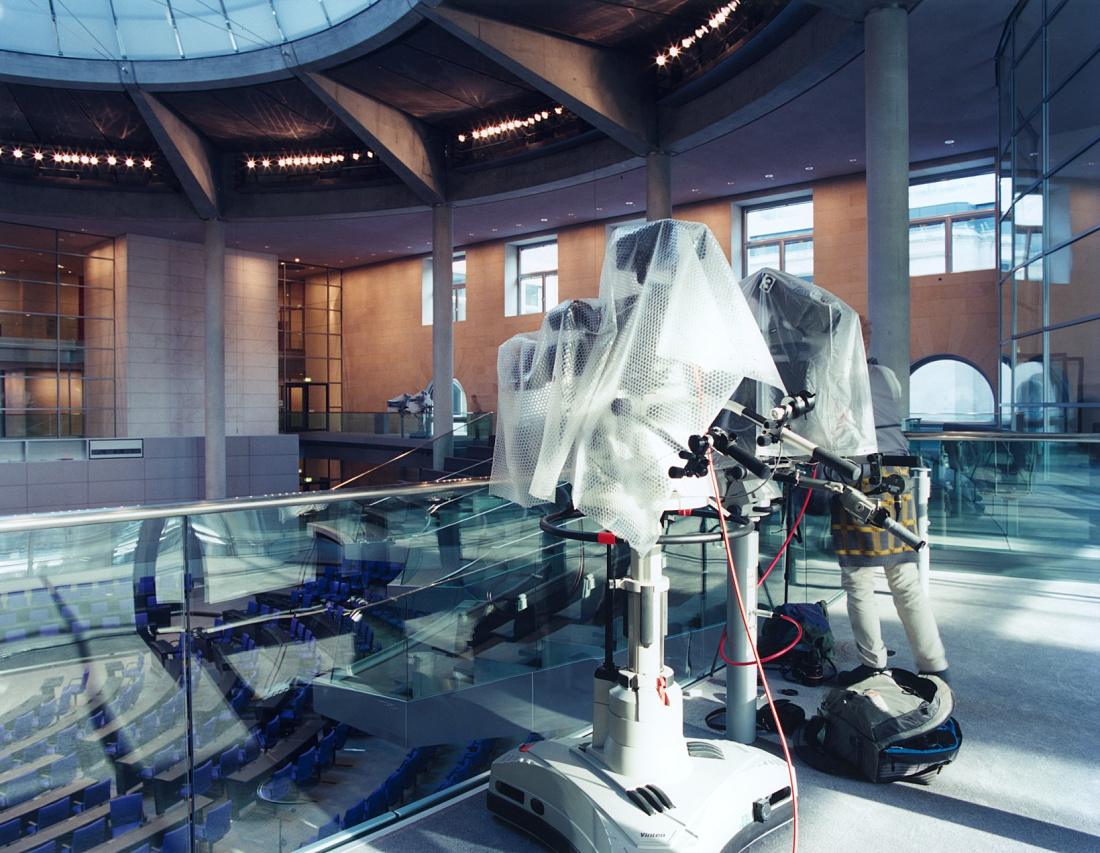 TV cameras in the Reichstag Building, Berlin, ready for broadcast with ERCO lighting.