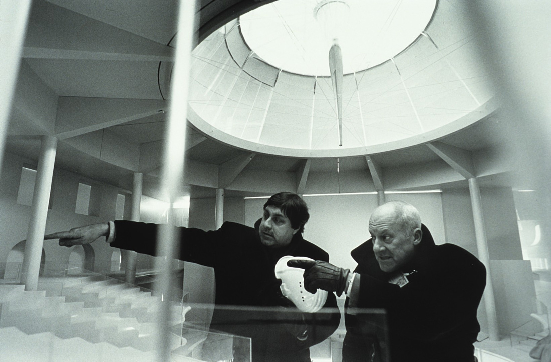 Architects Foster and Partners discussing the Reichstag lighting concept with ERCO lighting.