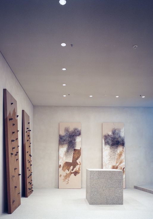 Reichstag interior featuring art installations and ERCO downlights for ambient lighting.