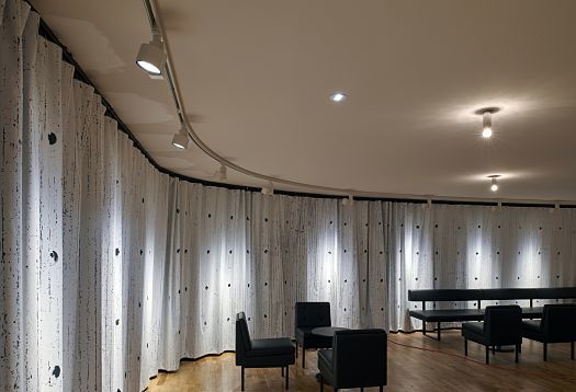 ERCO LED lighting in Dusseldorfs Schauspielhaus, featuring custom adjusted spotlights.