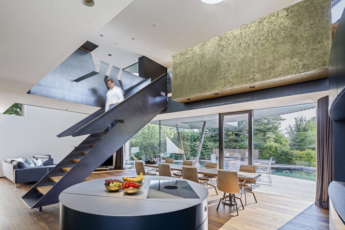 ERCO Quintessence recessed luminaires in Rinn revolving house, Heuchelheim, for ambient lighting.