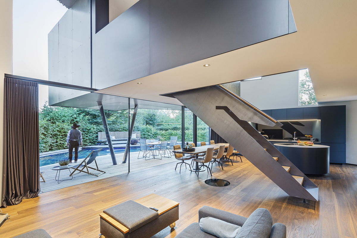 ERCO LED recessed luminaires in Rinn revolving house, Heuchelheim, create unique architecture.