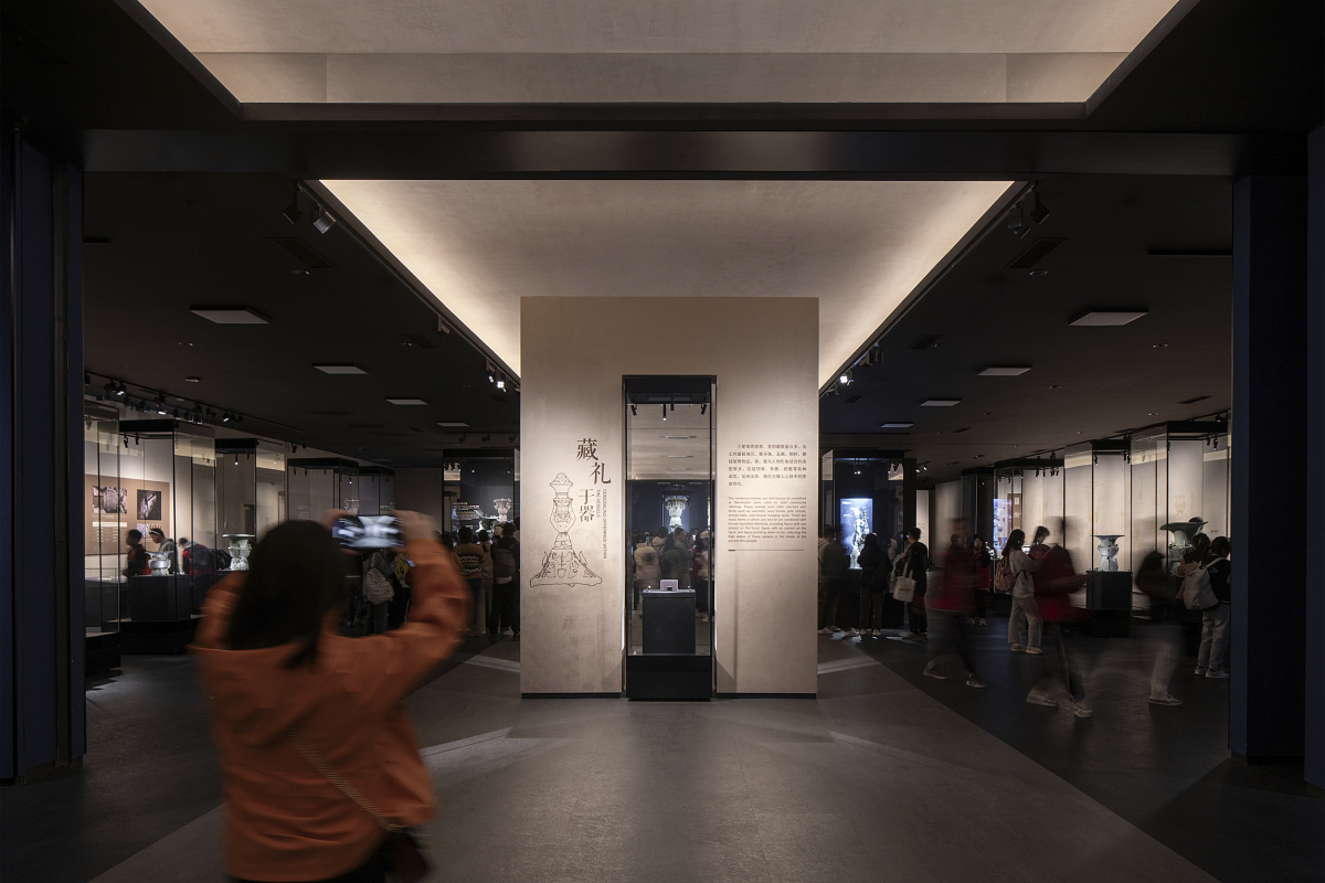 Sanxingdui Museum, China, showcasing cultural relics with ERCO LED lighting.
