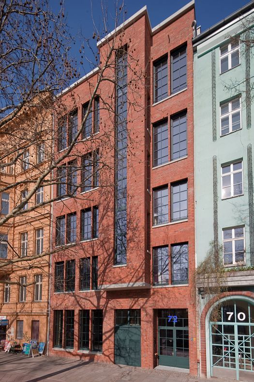 The Schnabel residence in Berlin, featuring ERCO LED spotlights illuminating the art collection.