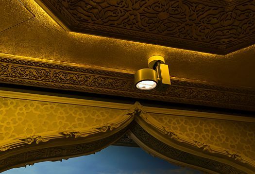 ERCO Optec spotlight illuminating the oriental spice shop of Schuhbeck in Munich.