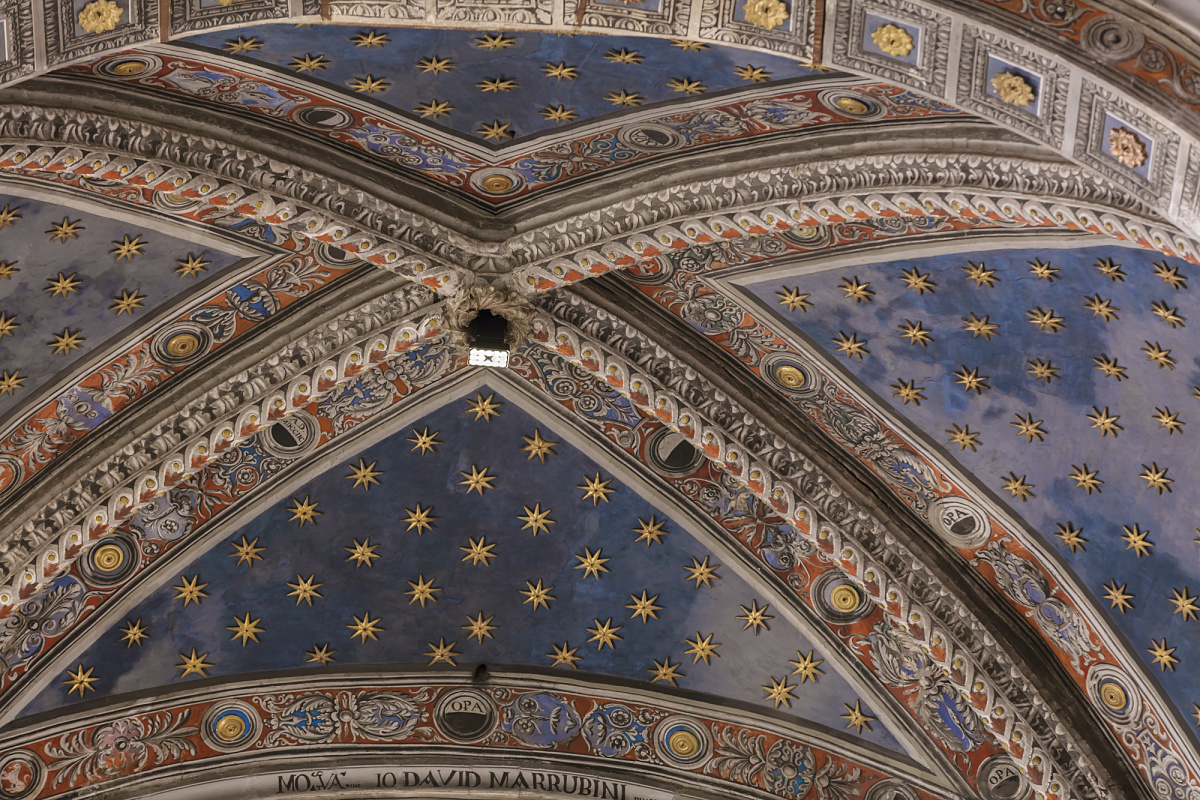 Siena Cathedral ceiling detail illuminated by ERCO Stella spotlights, creating a contemplative atmosphere.