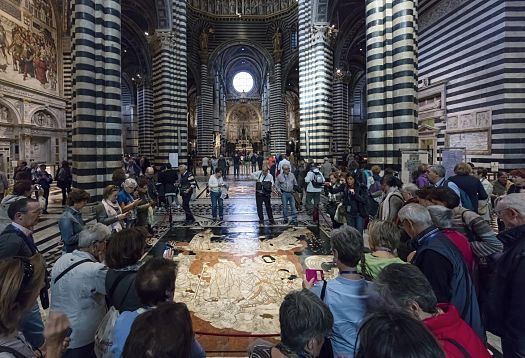 ERCO Stella spotlights illuminate Siena Cathedrals marble floor, controlled via Casambi Bluetooth.
