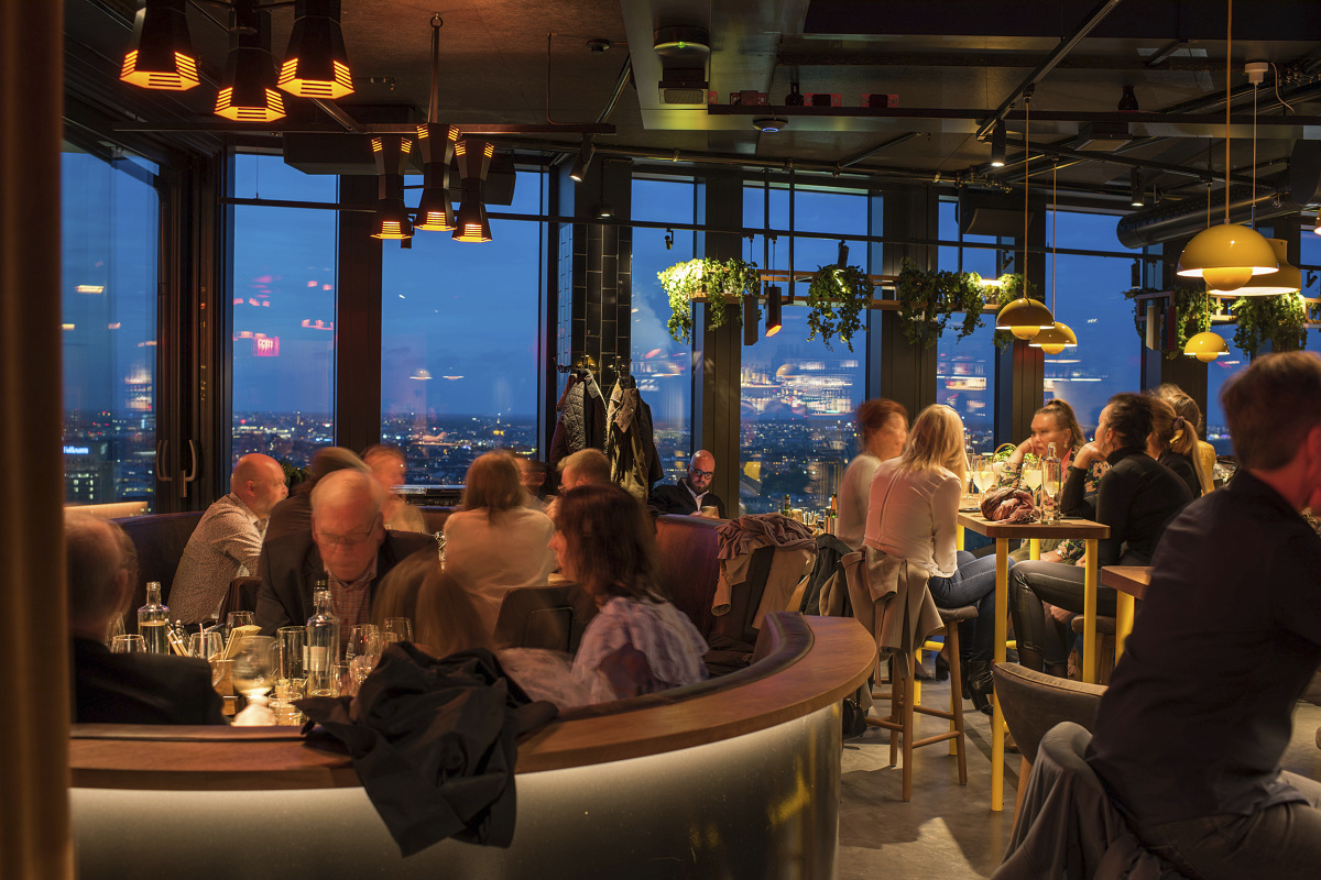 ERCO spotlights illuminate the Sjöstaden Skybar in Stockholm, providing accent and general lighting.