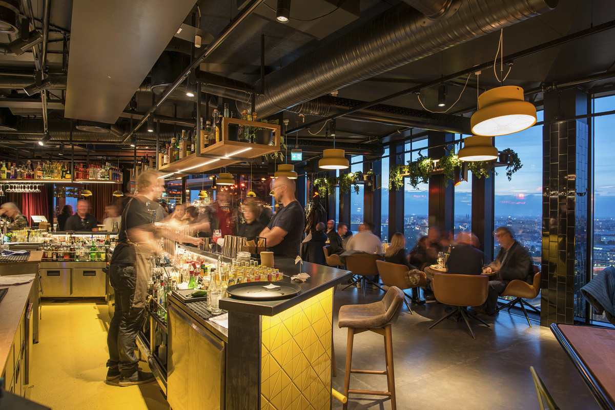 ERCO Eclipse spotlights illuminate the Sjöstaden Skybar in Stockholm, accent lighting.