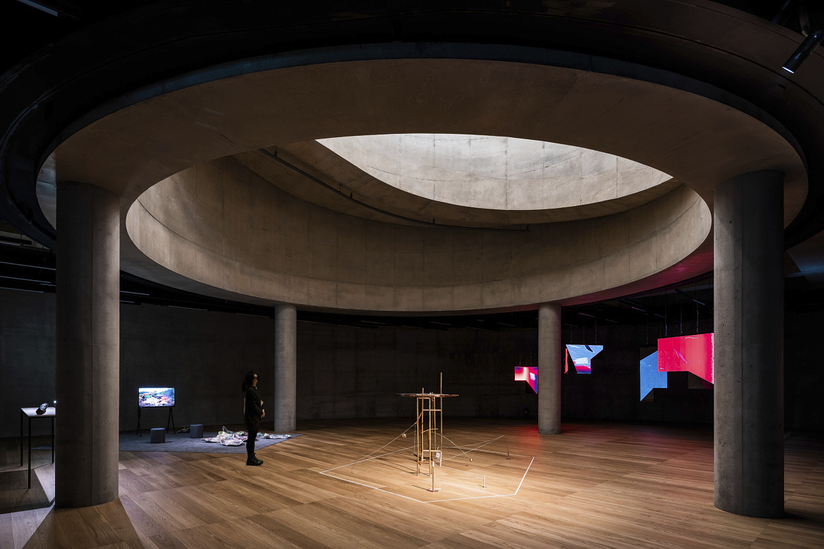 SongEun Art Foundation's art exhibition illuminated by ERCO Eclipse spotlights with Bluetooth control.