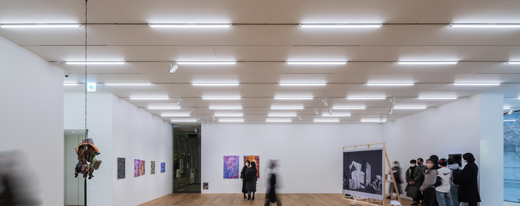 ERCO Eclipse spotlights illuminate art at the SongEun Art & Cultural Foundation, Seoul.