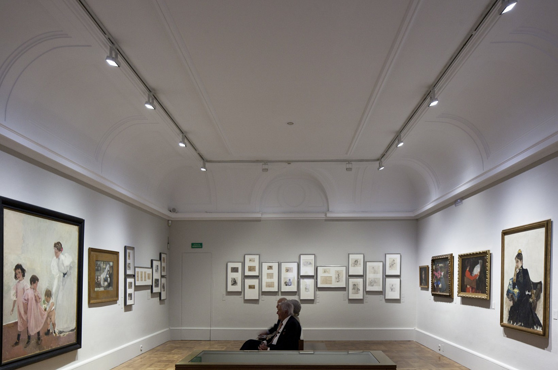 Logotec LED spotlights illuminate paintings at the Sorolla Museum, Madrid.