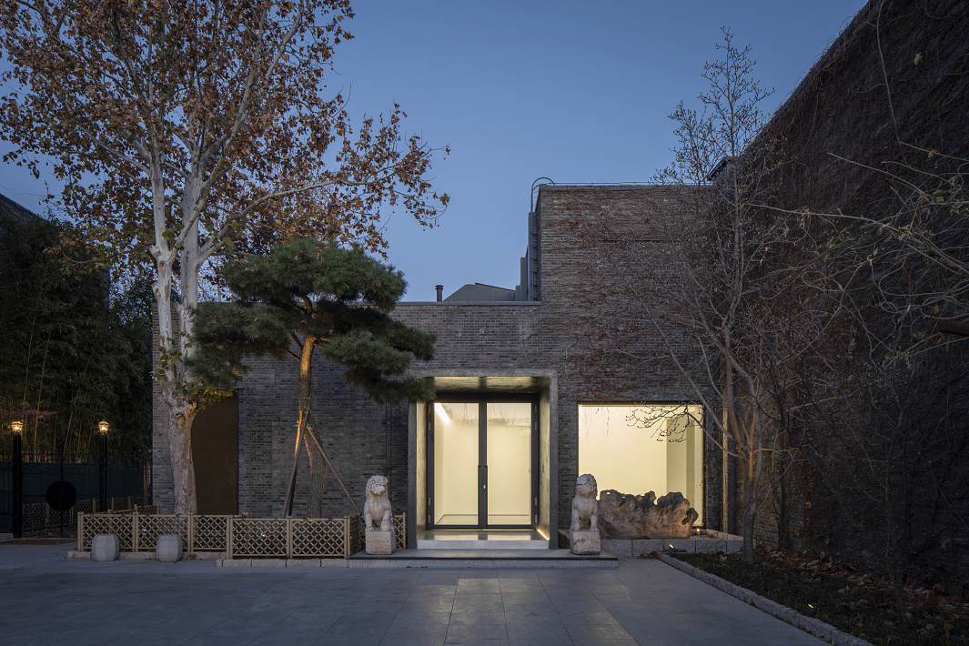 Space Z in Beijing, showcasing diverse ERCO lighting for art exhibitions.