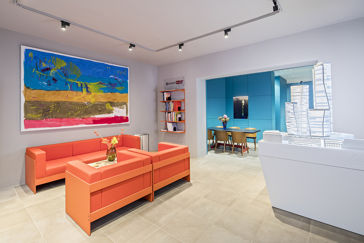 ZIEGERT Knight Frank shop in Frankfurt, featuring ERCO Pollux spotlights and Skim downlights.