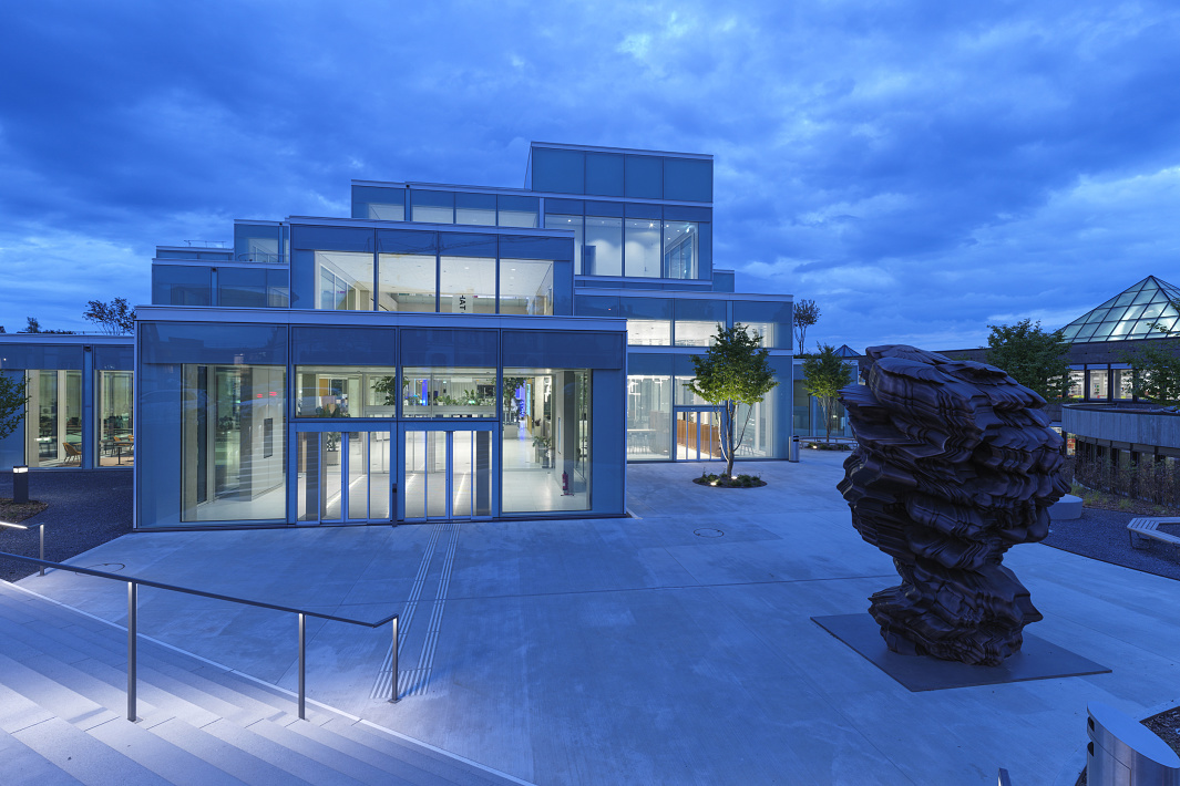 ERCO lighting at the SQUARE Learning Center, University of St. Gallen, promoting flexibility.