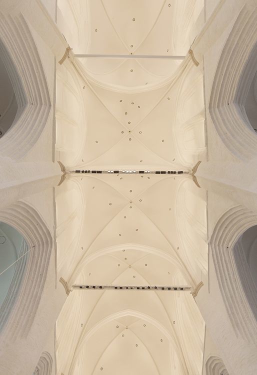 Interior view of St. Catherines Church in Hamburg with ERCO LED lighting.