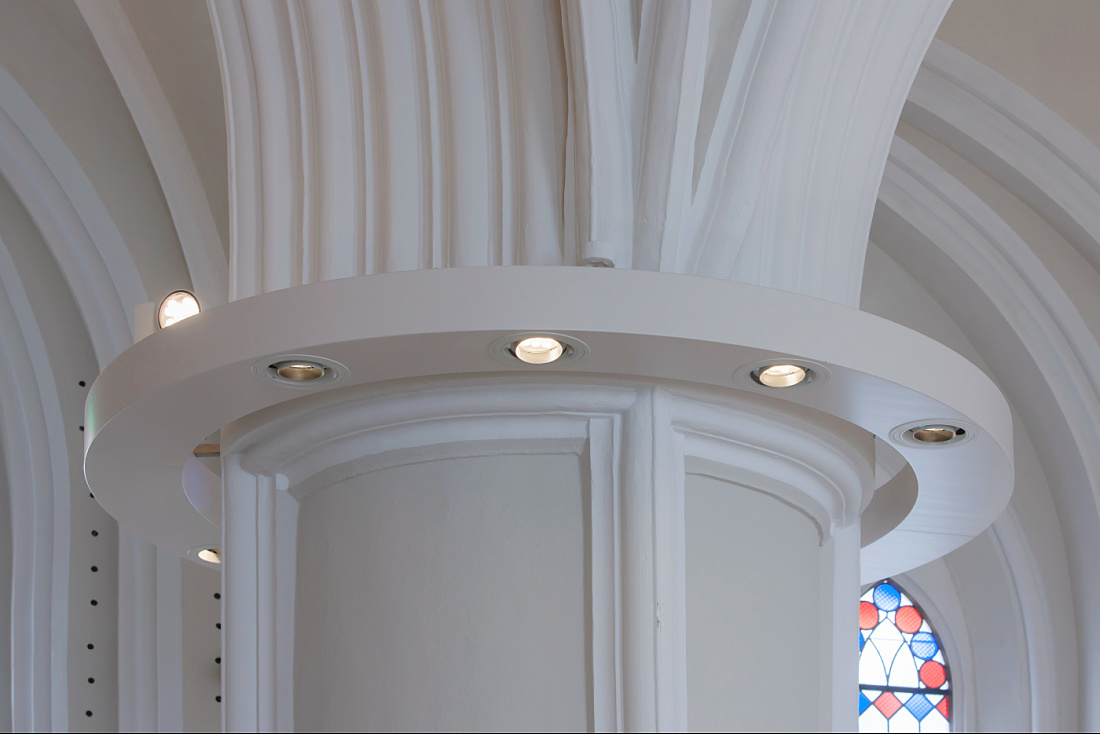 ERCO Optec LED spotlights illuminate the cross vault in St Mary and Bartholomew Church, Harsefeld.