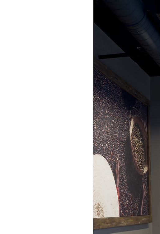ERCO Quintessence LED wallwashers providing efficient lighting at the Starbucks in Altmarkt, Dresden.