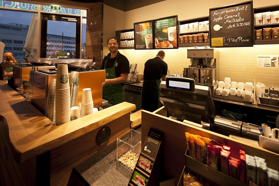 Starbucks Coffee House in Koblenz, illuminated with ERCO LED lighting.
