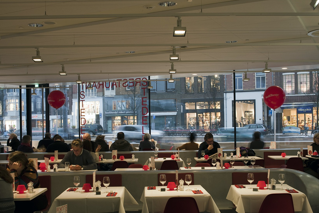 Interior of Stedelijk Museum Amsterdam, illuminated by ERCO LEDs.