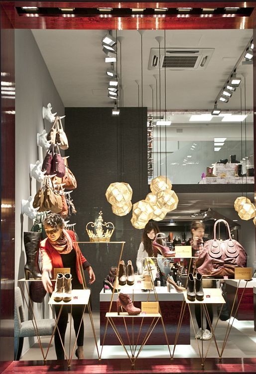 Stiefelkönig shoe shop featuring ERCO Light Board LED spotlights for accent lighting.