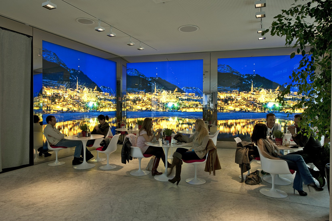 Swiss Corner Bar in Milan featuring ERCO Light Board spotlights, creating a modern and functional lighting design.