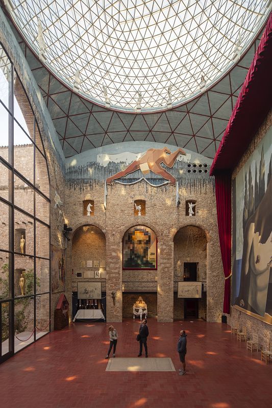 Interior of the Teatre-Museu Dalí in Figueres, illuminated by ERCO lighting.