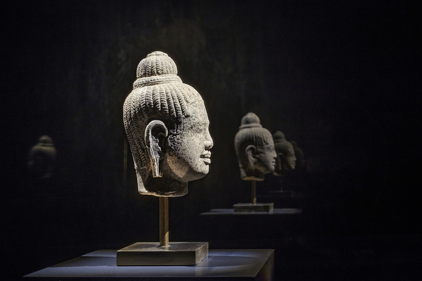 Khmer sculpture illuminated by ERCO lighting in the Feuerle Collection, Berlin.