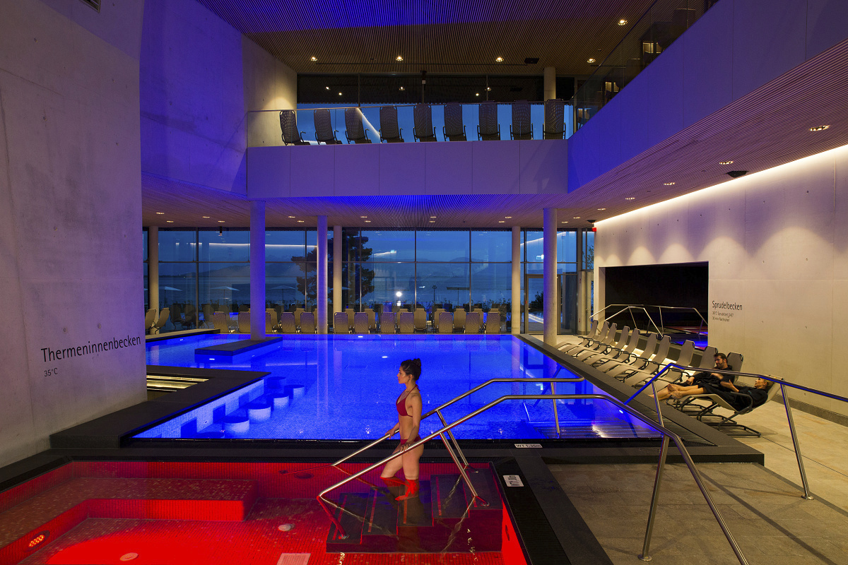 Lindau thermal spa interior featuring ERCO lighting, ensuring visual comfort and robustness.