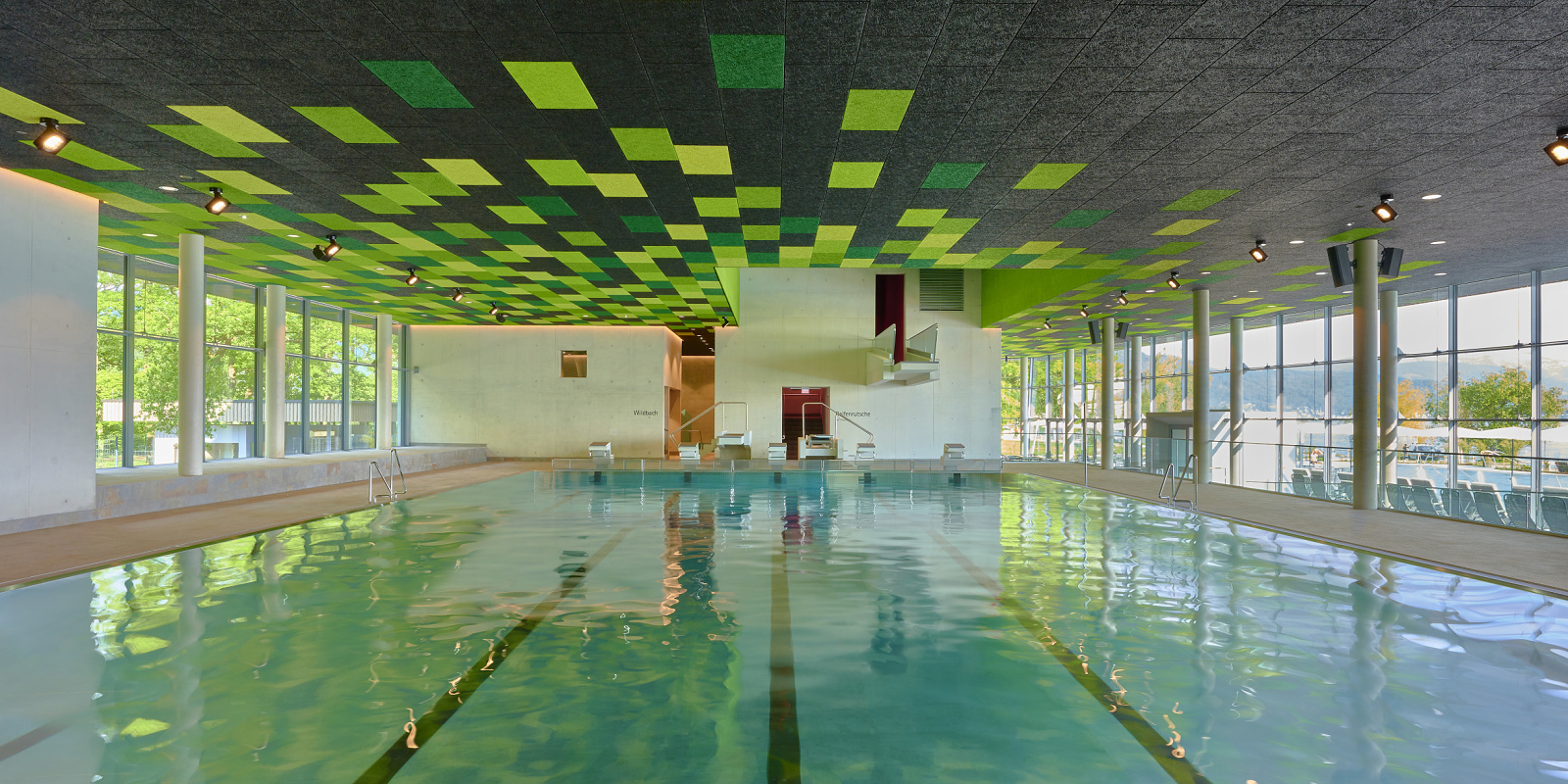 ERCO downlights at Therme Lindau: Robust lighting ensures visual comfort in the humid thermal spa environment.