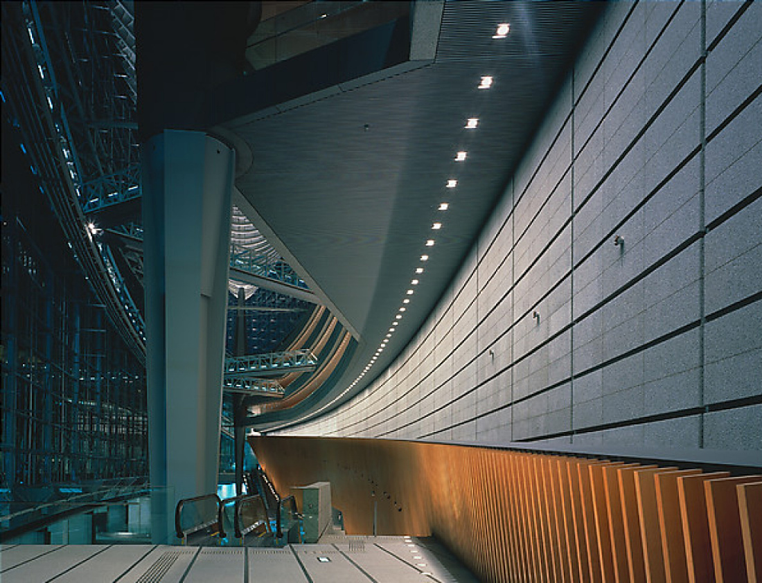 Interior of Tokyo International Forum featuring ERCO lighting highlighting architectural lines.
