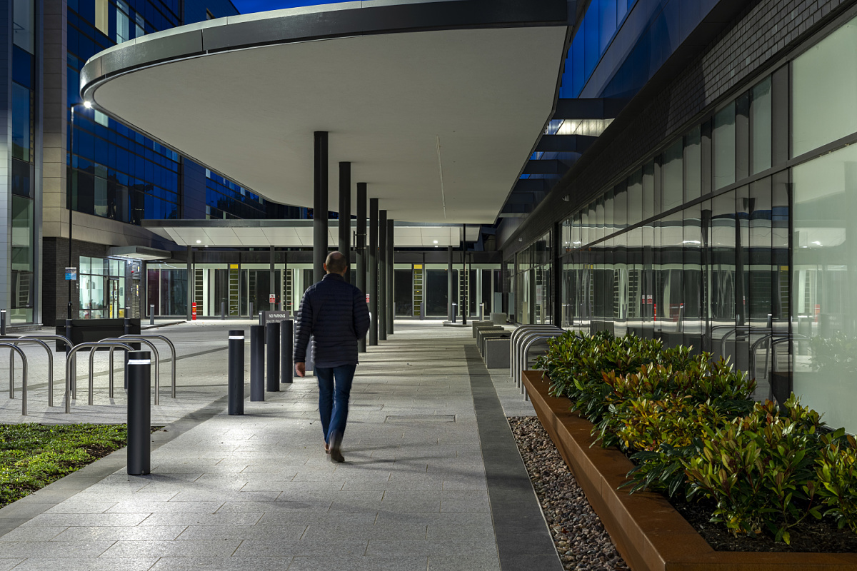 ERCO Castor bollard luminaires guide the way at Ulster Hospital, Belfast.