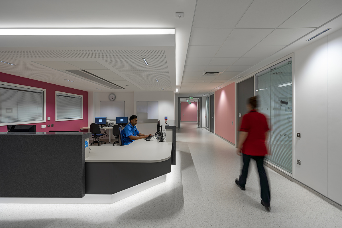 Ulster Hospital reception area featuring ERCO Compar luminaires for glare-free light and Casambi Bluetooth control.