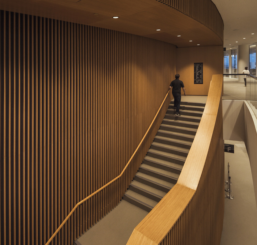 Stairwell in the University of Hong Kongs Shaw Auditorium, featuring ERCO LED lighting for visual comfort.