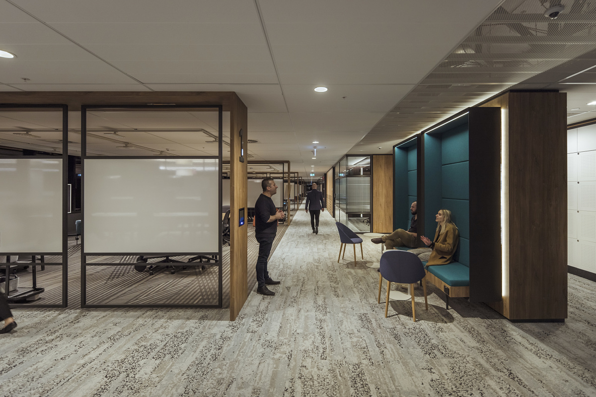 VicRoads Ringwood Customer Hub features ERCO downlights for flexible office lighting.