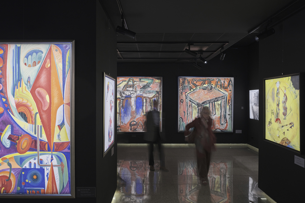 ERCO Eclipse spotlights illuminate art at the Virág Judit Gallery, Budapest.