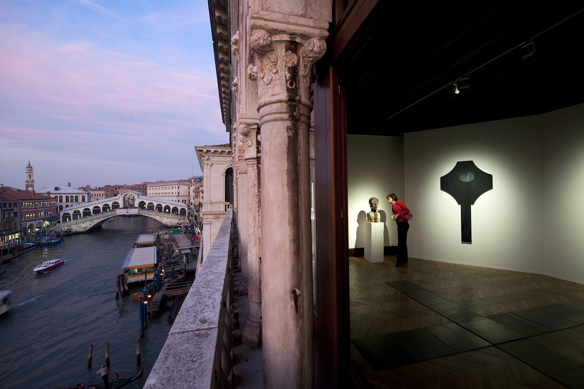Venice museum view of Rialto Bridge, showcasing art with ERCO lighting accentuation.
