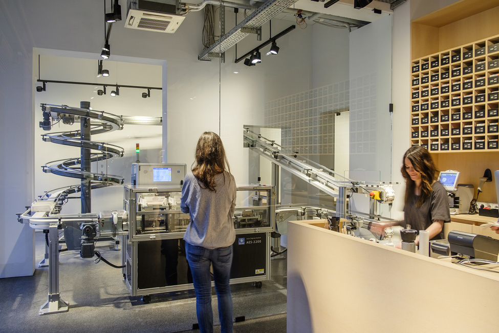 YUN Store eyewear shop, Berlin