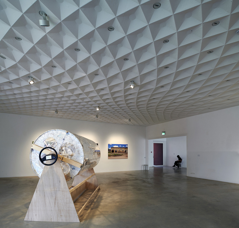 ERCO spotlights illuminate Kunsthalle Z33 in Hasselt, Belgium, providing flexible exhibition lighting.