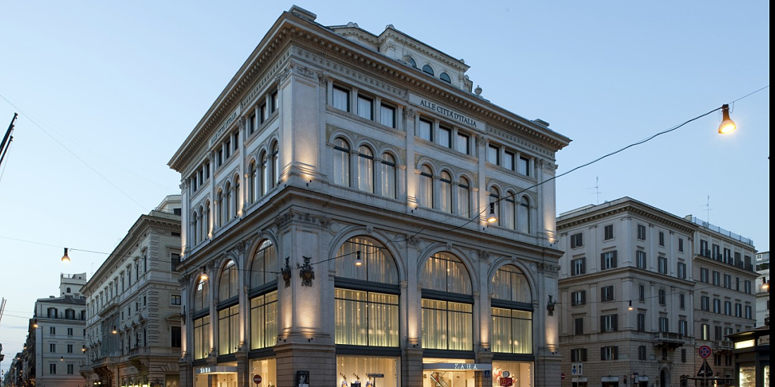ZARA flagship store in Rome, Palazzo Bocconi, illuminated with ERCO Optec spotlights for vertical product presentation.