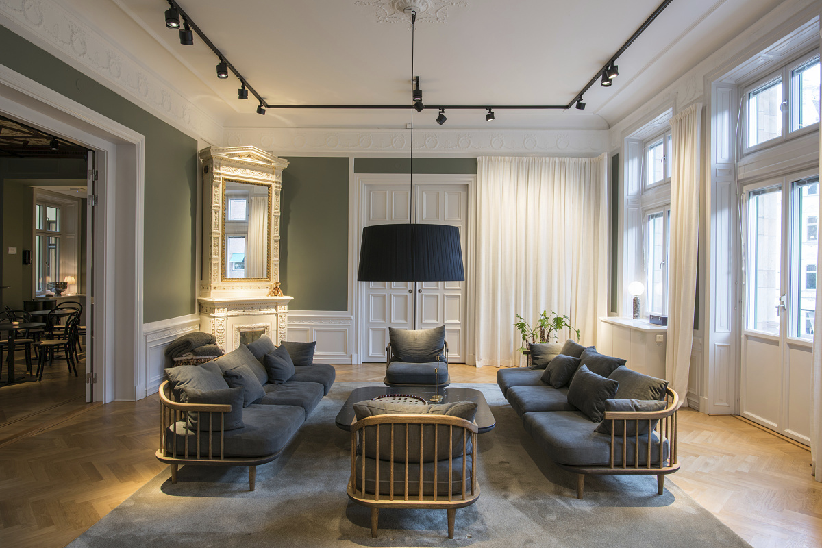 ERCO Parscan spotlights illuminate the Zington Office in Stockholm, providing visual comfort.